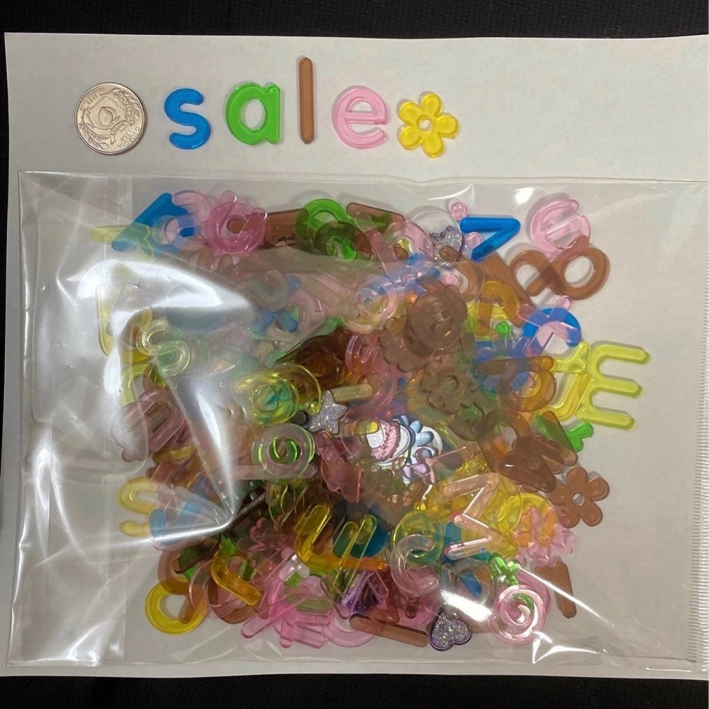 Plastic craft letters
